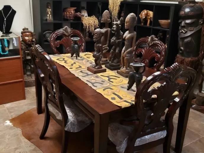 AFRICAN ART IS BEING EXPOSED ON TIKTOK BY THE OWNER OF AFFRICANA ART GALLERY.